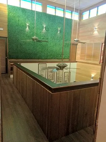 Hoover Hotel - Image 1