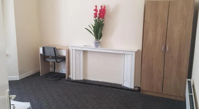 Richmond Road Guest House - Image 1