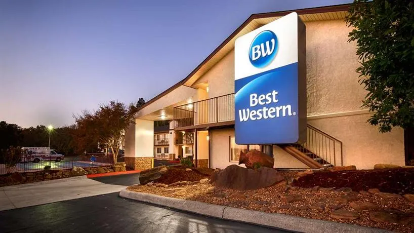 Best Western Hillside Inn - Image 1