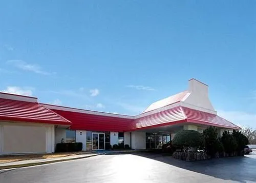 Oaktree Inn - Image 1
