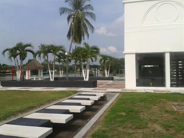 Monasterio Resort Giradot - Image 1