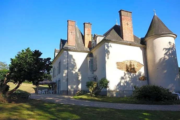 Chateau De La Ville Hue - Image 1