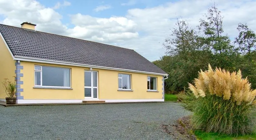 Ballylickey Bungalow - Image 1