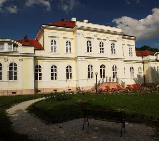 Chateau Foldvary Hotel - Image 1