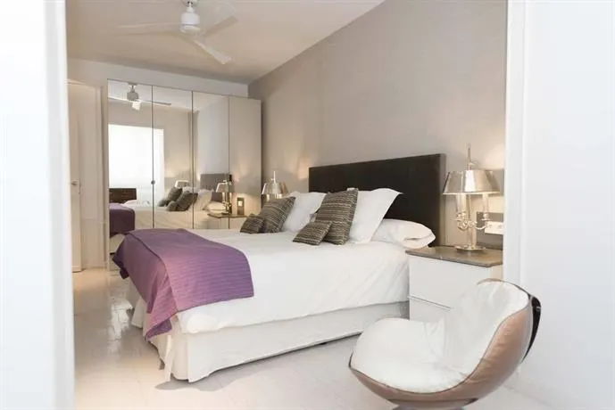Charming Goya Luxury - Image 1