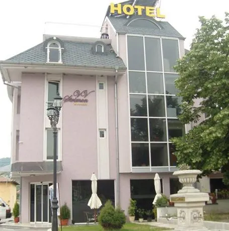 Hotel Strimon Bed and Breakfast - Image 1