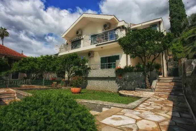 Apartments Ana Bijela - Image 1