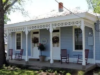Barbi & Keith's Kottage - Image 1