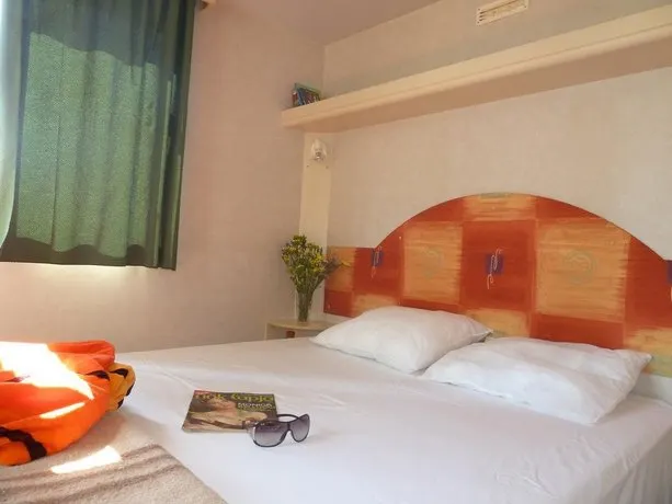 Aqua Camp Mobilhazak - Pelso Kemping Alsoors - Image 1