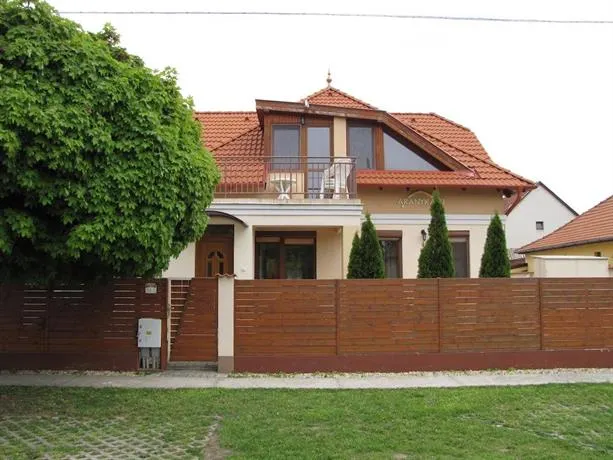Aranykapu Vendégház Hajdúszoboszló - Image 1