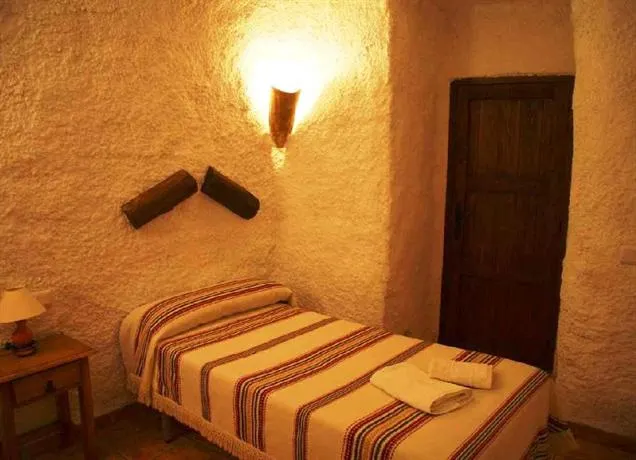 Cuevas Al Qulayat - Image 1