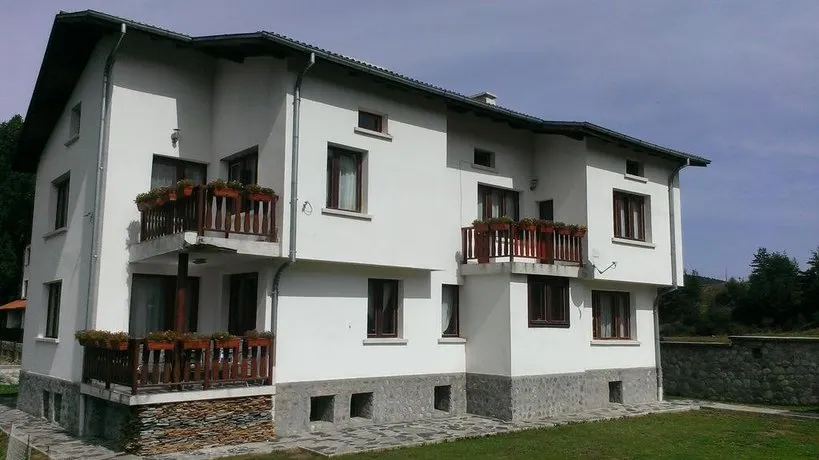 Cherni Iskar Villa - Image 1