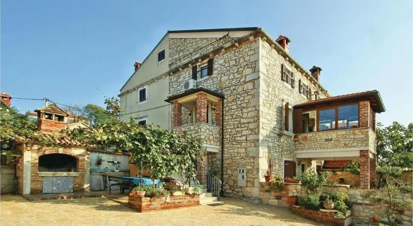 Mugeba 3 bedroom accommodation - Image 1