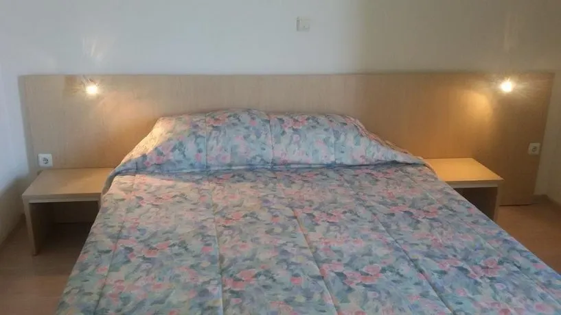 Family Hotel Efos - Image 1