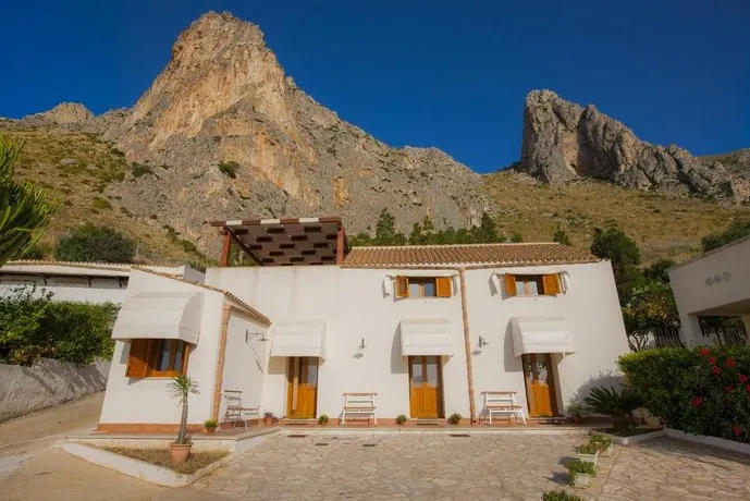 Casa Vacanze La Ghiara - Image 1