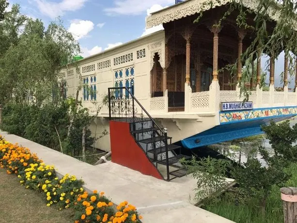 Houseboat Mughal-e-Azam - Image 1