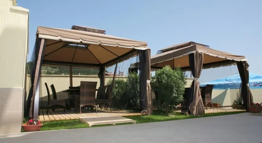 Alex Family Hotel - Image 1