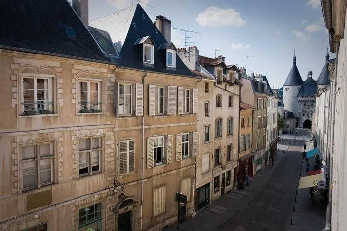 Les Toits des Cordeliers - Image 1