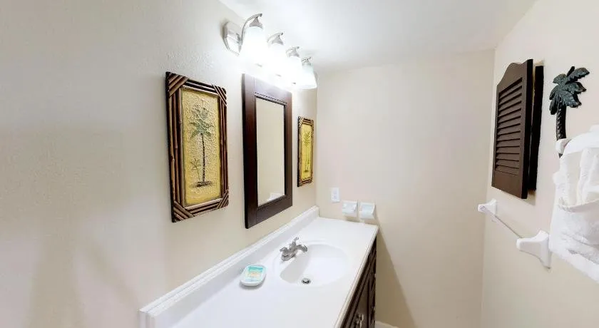 #401 Beach Place Condos 2 Bedrooms 2 Bathrooms Home - Image 1
