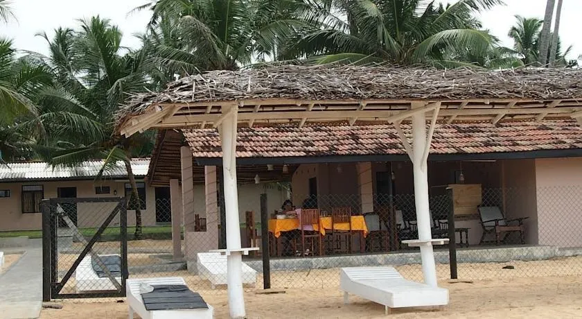 Thiranagama Beach Hotel - Image 1