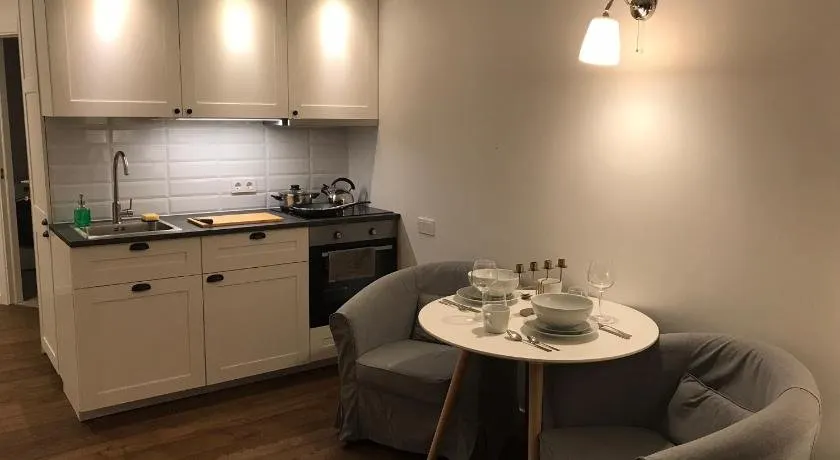 Five Star Downtown Apartment - Image 1