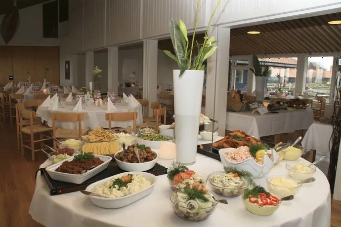 DANLAND HO HOLIDAY CENTER - Image 1