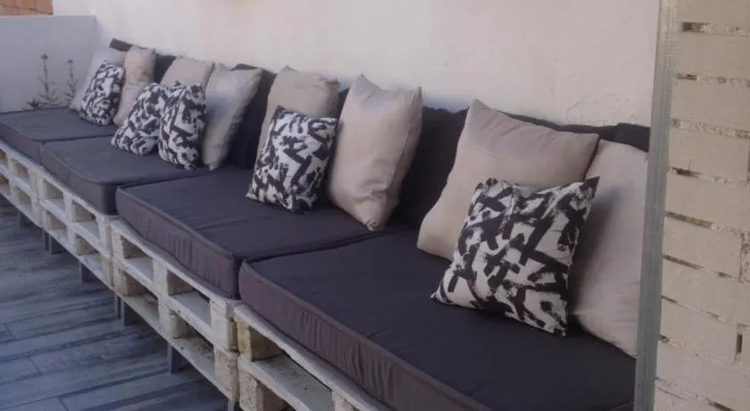 IMPRESIONANTE CASA de 170m para 14 personas con terraza 50m con barbacoa - Image 1
