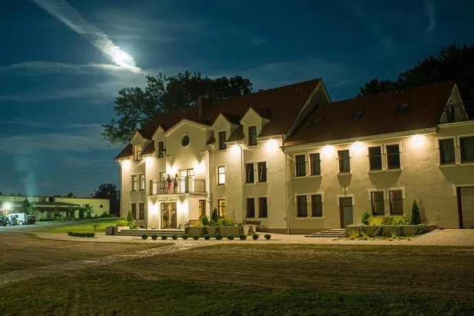 Nadwarcianski Dworek Mlodzikowo - Image 1