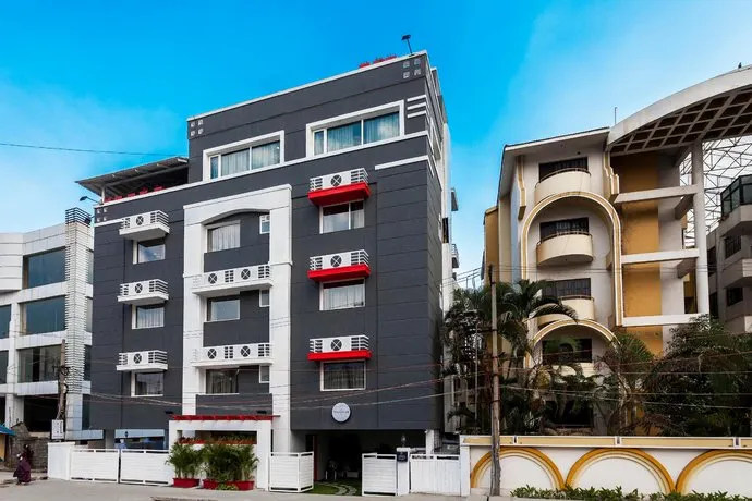 OYO Townhouse 012 Kaushambi Metro Ghaziabad - Image 1