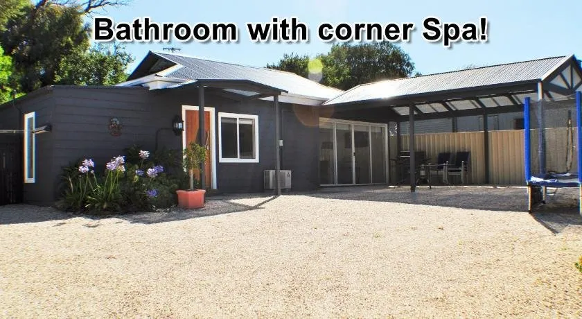 LUXURIOUS Couples Escape, SPA BATH, Netflix, NBN - Image 1