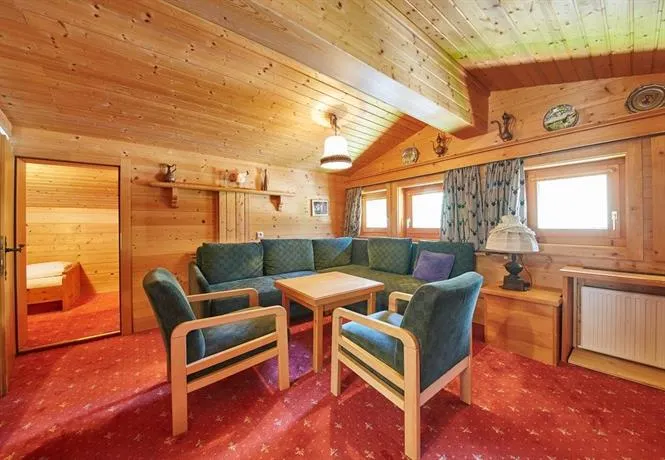 Mountain & Valley Lodge - Image 1