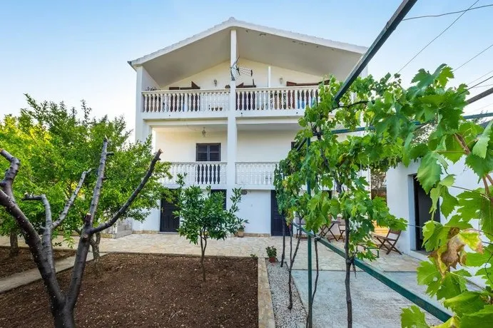 Apartments Jagoda - Image 1