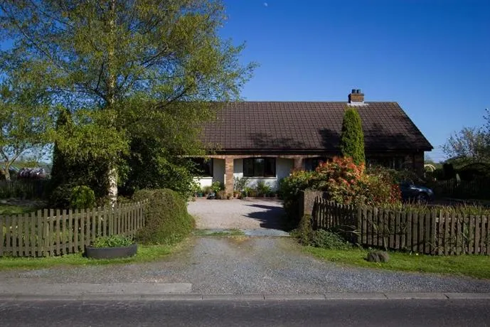 Lismaine Cottage - Image 1