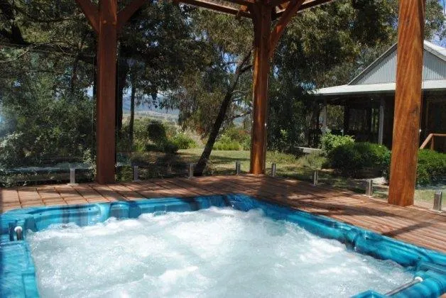 Bluegum Ridge Cottages - Image 1