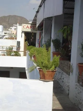 Hotel Lake View - Image 1