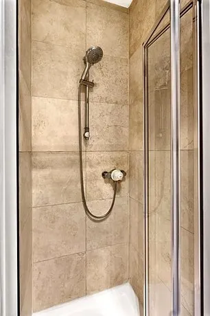 Cheltenham by Harrogate Serviced Apartments - Image 1