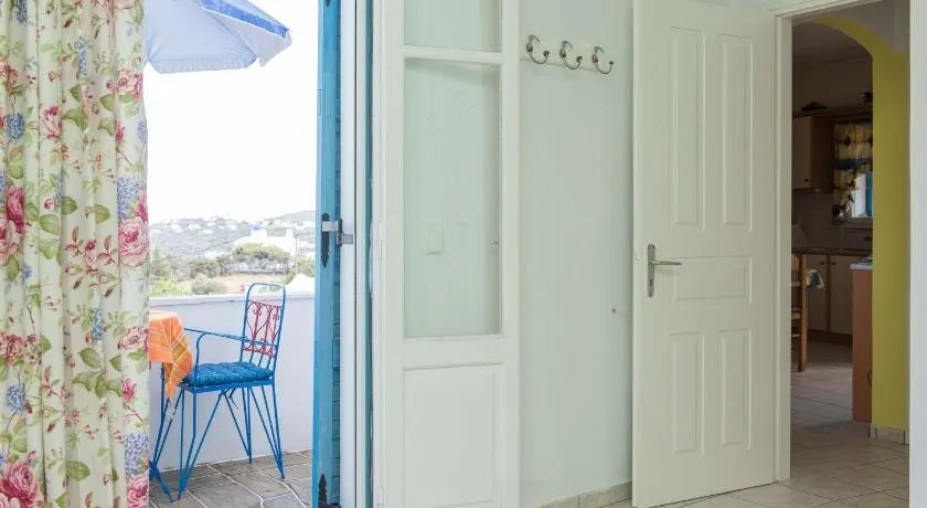 Aphrodite Holiday Home - Image 1