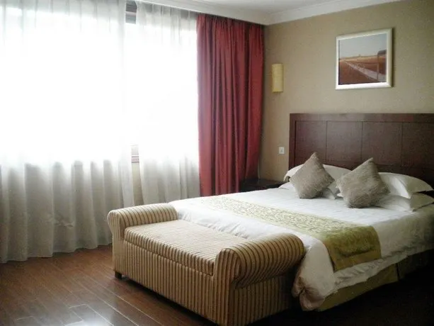 Carolina Yishan Road - Image 1