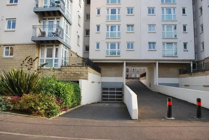 Jacobs Apartment Edinburgh - Image 1