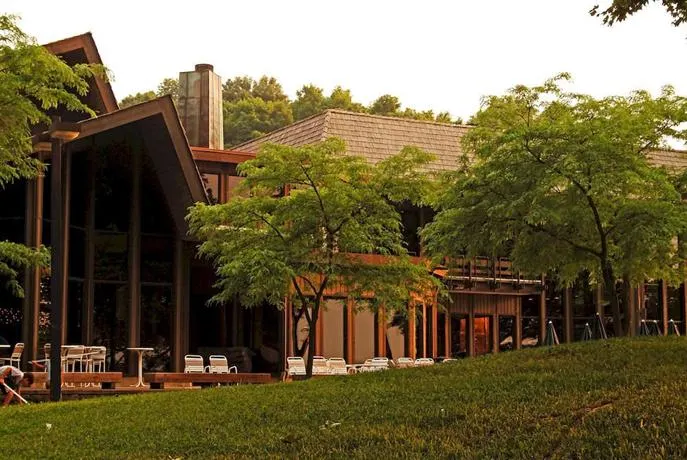 Mohican Lodge and Conference Center - Image 1
