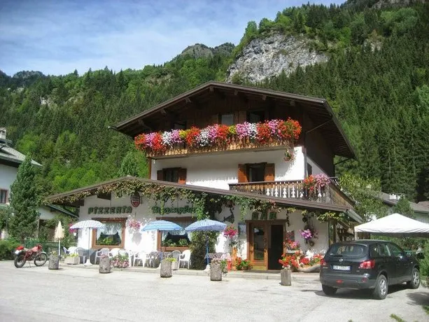 Pizzeria Marmolada Camere - Image 1