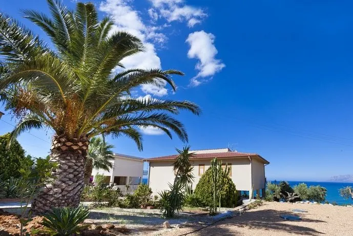 Villa Del Golfo - Image 1