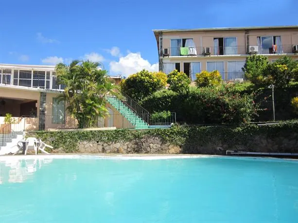 Tropic Breeze Hotel - Image 1