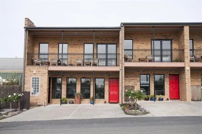 Yarra Glen Apartments - Image 1
