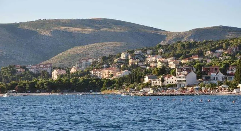 Apartments Put Garbine - Image 1