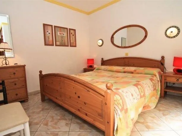 Bungalows Atindana - Image 1