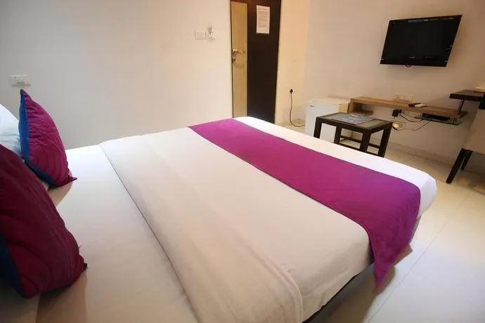 OYO Rooms ISKCON SG Highway - Image 1