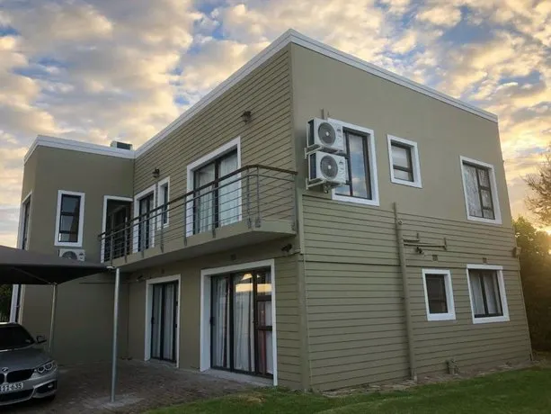 Holiday Home De Villiers - Image 1