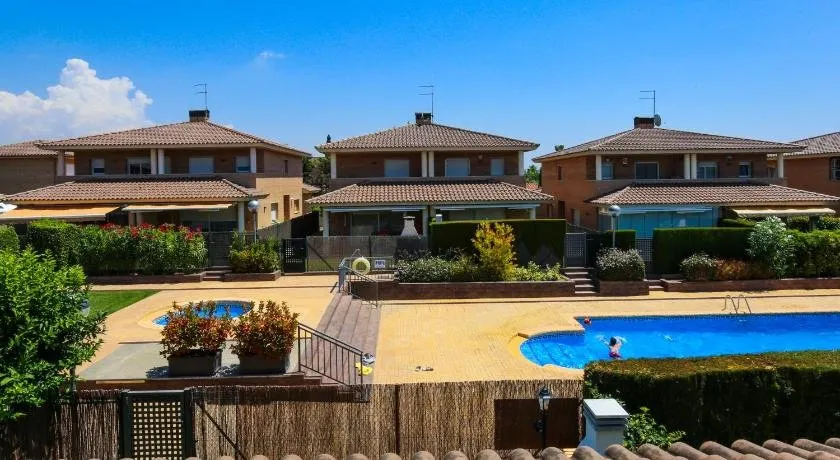 Florencia Planet Costa Dorada ONLY FAMILIES - Image 1