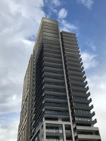 High-end Apartment with City View - Image 1